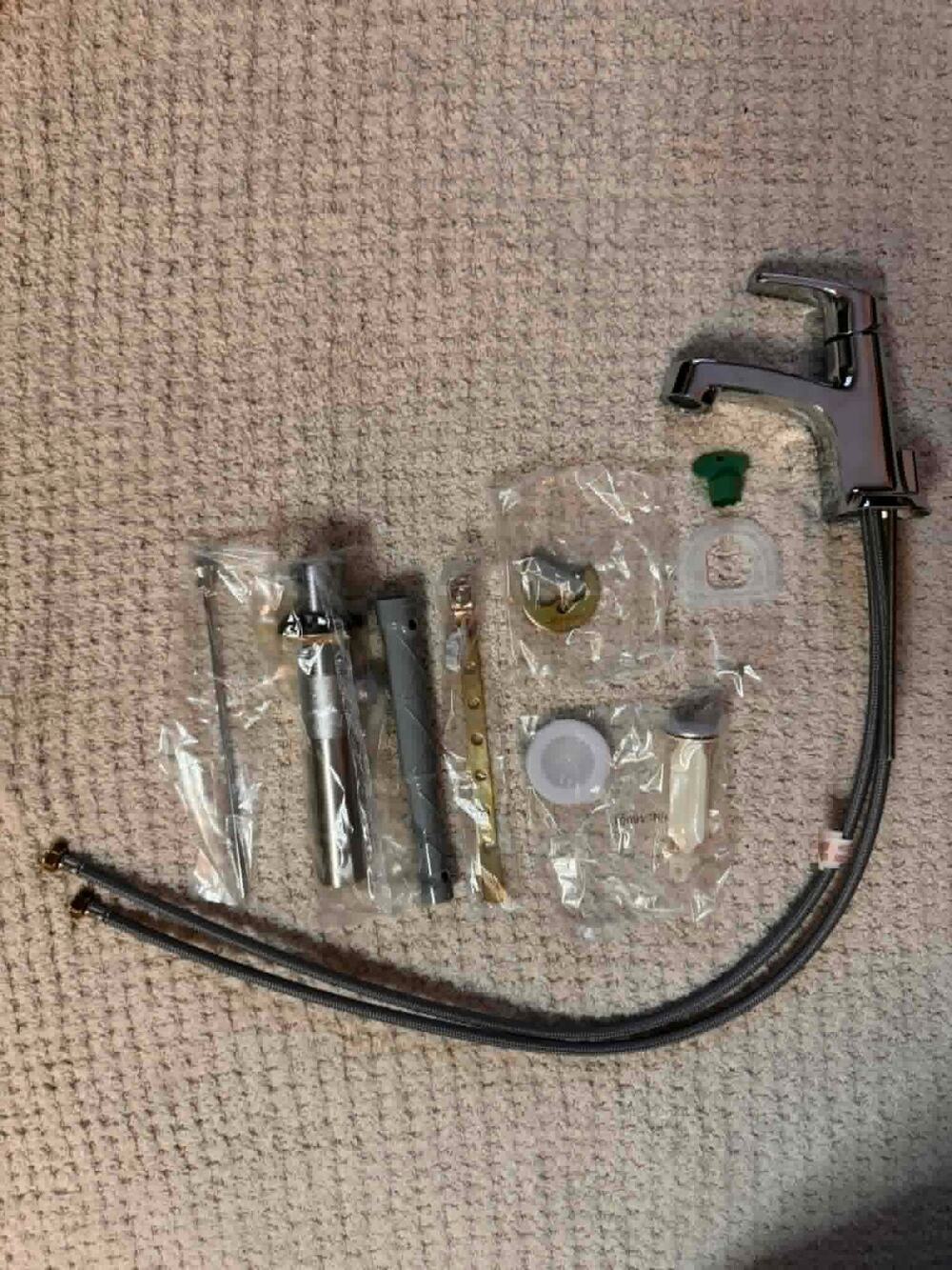 Moen L45711 Chateau Chrome 1 Handle Bathroom Faucet w Drain Open Box